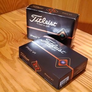 NWT 2 dozen Titleist ProV1 golf balls